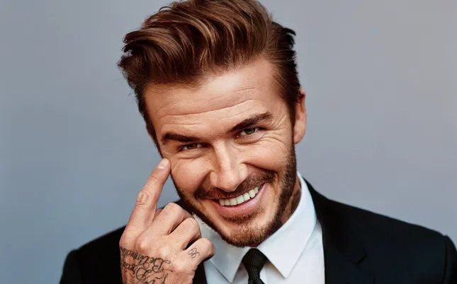 贝克汉姆女儿近照曝光，9岁小七大变样，金发披肩发育太明显，你怎么看？