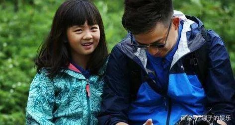 14岁黄多多出新照片，摄像机位置惹争议，你觉得妥不妥？