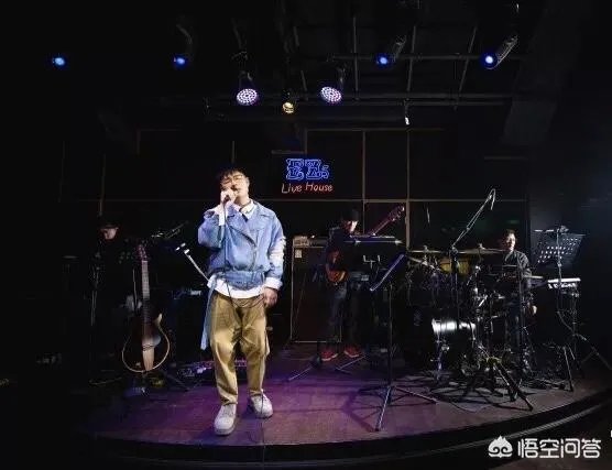 如何看待叶秉桓在《天籁之战》中翻唱的《小半》？