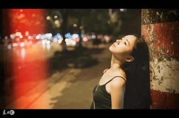 治愈失恋最有效的方式是什么，是立刻恋上另一个人吗？