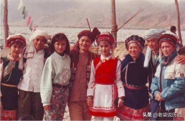 五朵金花的儿女插曲歌名？