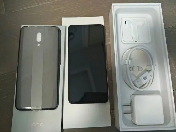 目前手机排名前十位的是哪些？