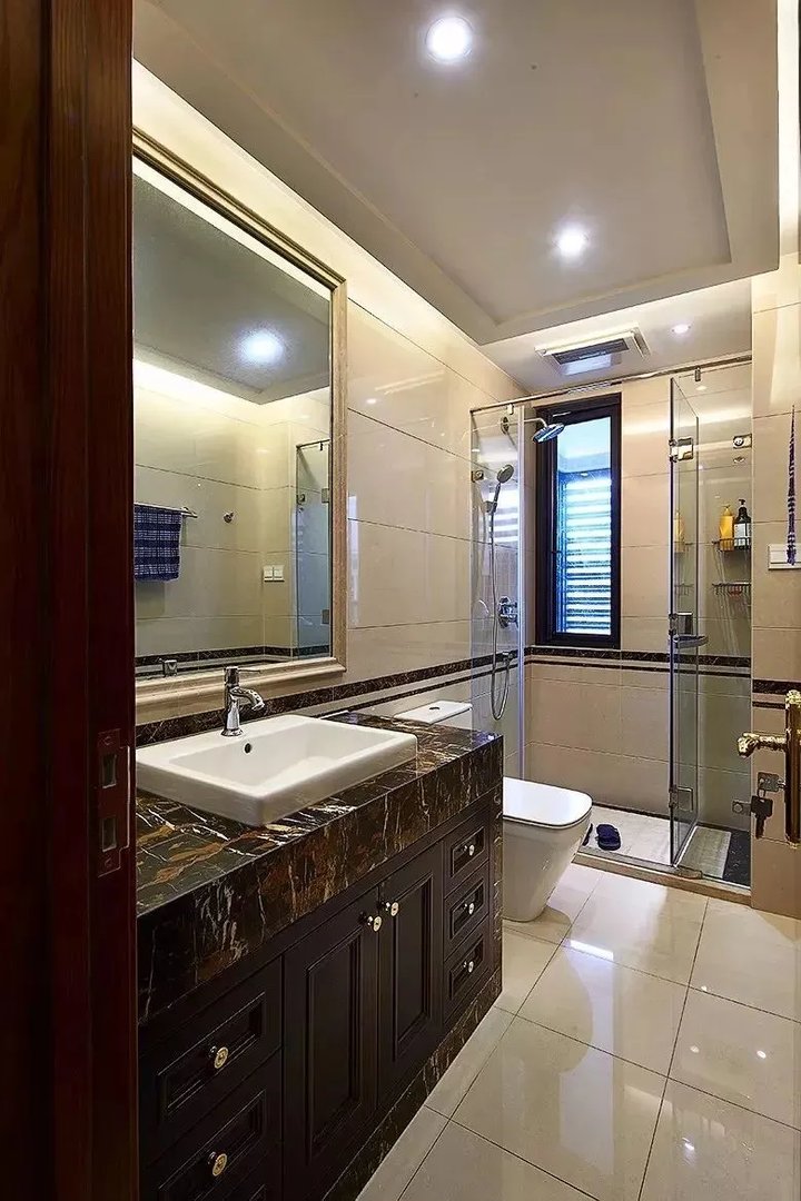 卫生间墙面效果图，卫生间墙砖腰线选择！