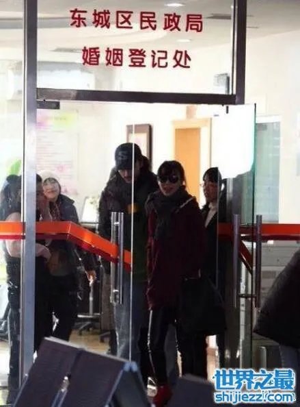 张静初老公，神秘男友身份揭秘竟奉子成婚 