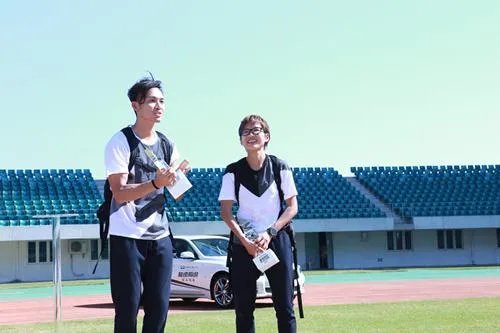 钟汉良妹妹职业曝光，为何能让钟汉良引以为豪？