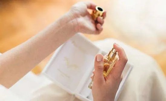 香奈儿香水的生产日期和保质期怎么看?