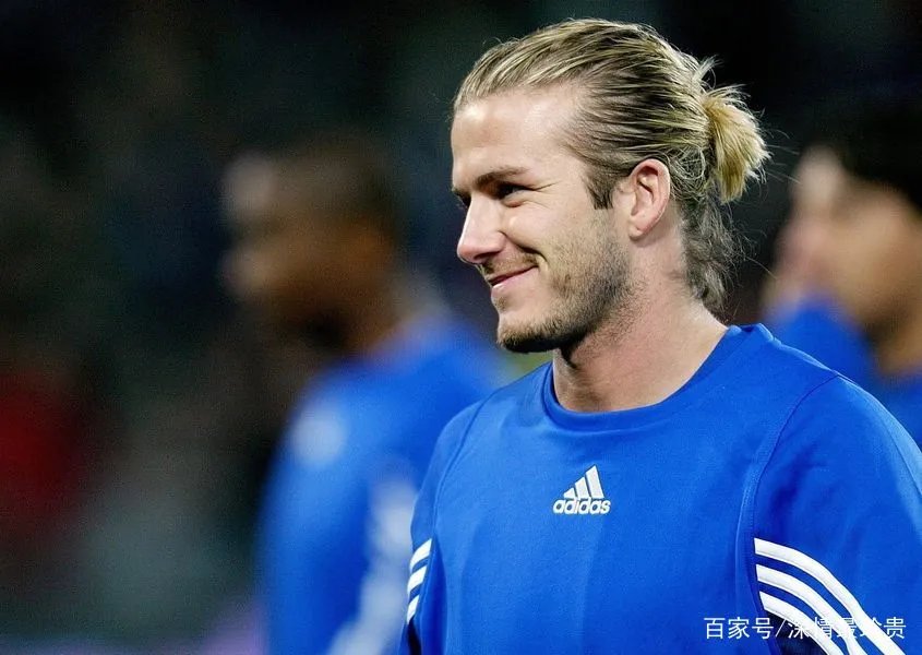 贝克汉姆女儿近照曝光，9岁小七大变样，金发披肩发育太明显，你怎么看？