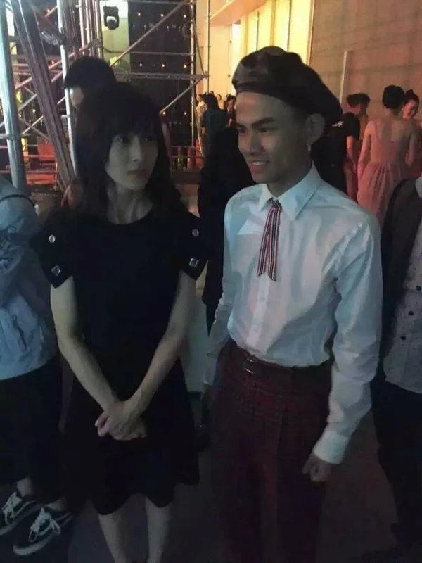 网红直播误关美颜